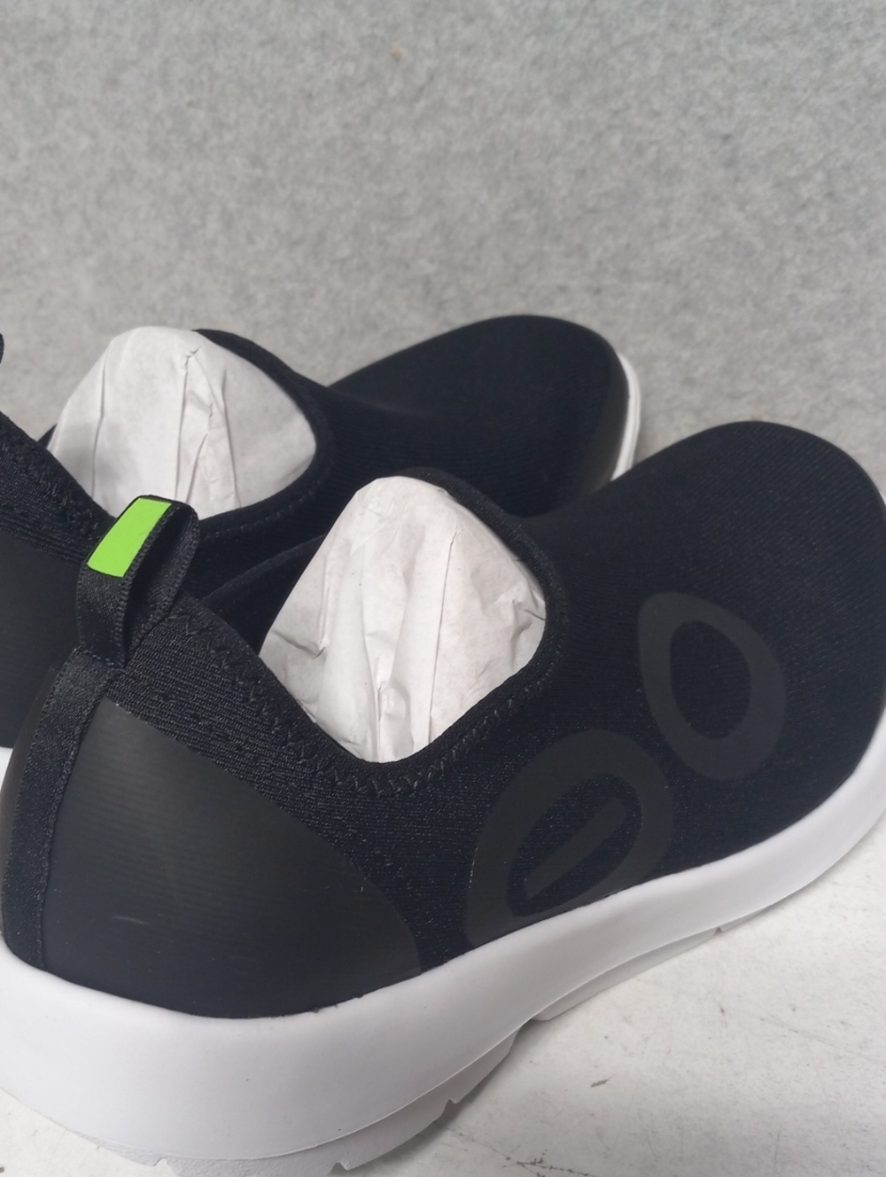 OOFOS Black Slip-On Recovery Sneakers with White Sole Shoes Mens Sz 10 Black - Picture 5 of 6